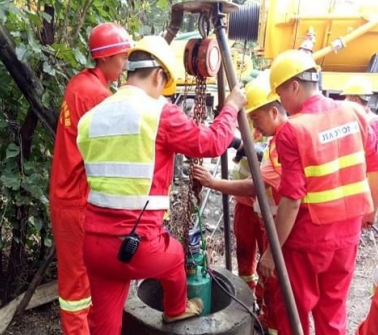 91麻豆精品国产一区色欲在清理化糞池工作中擔當了吊重角色