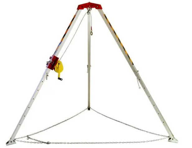 麻豆少妇自慰精品協助市政人員檢修水井