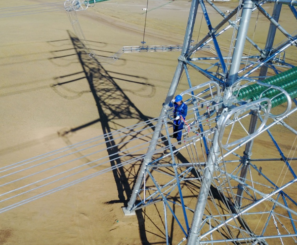 麻豆高清免费国产一区防墜器：渺小而又偉大！